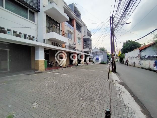Unit Ruko Dijual di Jakarta Selatan LT 58m2 & LB 224m2 Unit Ruko Dijual di Jakarta Selatan LT 58m2 & LB 224m2