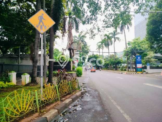 Ruko Bagus Dijual LB 2800m2 Lokasi Strategis Jakarta Selatan Area Cocok untuk Bisnis Ruko Bagus Dijual LB 2800m2 Lokasi Strategis Jakarta Selatan Area Cocok untuk Bisnis