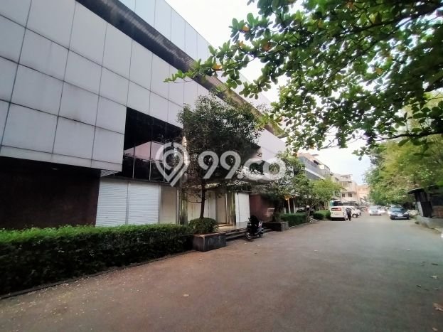 Unit Ruko Dijual di Jakarta Barat LT 825m2 & LB 1586m2 Unit Ruko Dijual di Jakarta Barat LT 825m2 & LB 1586m2