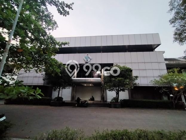 Unit Ruko Dijual di Jakarta Barat LT 825m2 & LB 1586m2 Unit Ruko Dijual di Jakarta Barat LT 825m2 & LB 1586m2