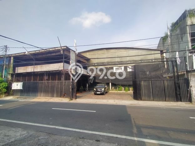 Ruko Dijual di Prime Area Jakarta Barat Luas 900m2 Ruko Dijual di Prime Area Jakarta Barat Luas 900m2