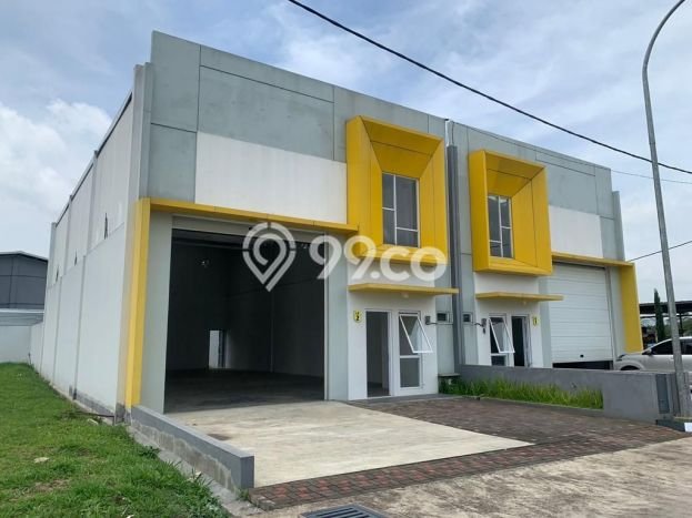 Pabrik Dijual di Bandung LT 294m2 & LB 162m2 Lokasi Terbaik! Pabrik Dijual di Bandung LT 294m2 & LB 162m2 Lokasi Terbaik!