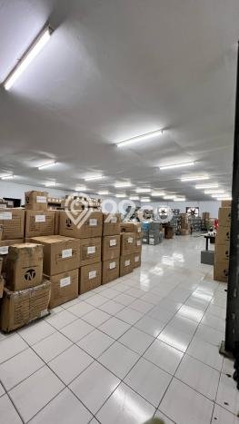 AREA TERSIBUK! Gudang di , Luas 4474m2m², Nilai Tinggi AREA TERSIBUK! Gudang di , Luas 4474m2m², Nilai Tinggi