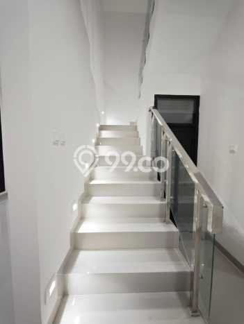 Ready to Use! Luxury House LT 120m2 Desain Elegan di Puri Indah Ready to Use! Luxury House LT 120m2 Desain Elegan di Puri Indah