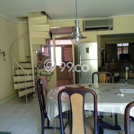 Rumah Luxury Modern Tanpa Renovasi di Senayan Jakarta Selatan Rumah Luxury Modern Tanpa Renovasi di Senayan Jakarta Selatan