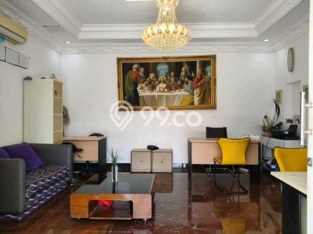 Dijual Rumah Mewah Elegan Dengan View Eksklusif di Manyar, Surabaya Dijual Rumah Mewah Elegan Dengan View Eksklusif di Manyar, Surabaya
