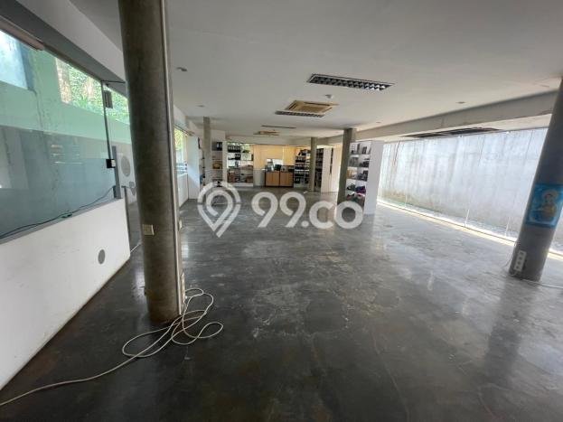 Unit Kantor Dijual di Jakarta Selatan LT 1696m2 & LB 1044m2 Unit Kantor Dijual di Jakarta Selatan LT 1696m2 & LB 1044m2