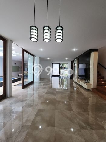 Jual Rumah Luas Megah Dengan View Eksklusif di Kemang, Jakarta Selatan Jual Rumah Luas Megah Dengan View Eksklusif di Kemang, Jakarta Selatan