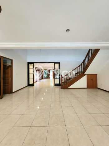 Jual Rumah Luas Elegan Dengan View Cantik di Kemang, Jakarta Selatan Jual Rumah Luas Elegan Dengan View Cantik di Kemang, Jakarta Selatan
