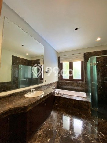 For Sale! Luxury House LT 819m2 Desain Modern di Pondok Indah For Sale! Luxury House LT 819m2 Desain Modern di Pondok Indah