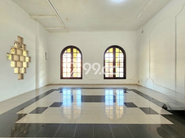 Ready to Use! Luxury House LT 1004m2 Desain Modern di Cipete Ready to Use! Luxury House LT 1004m2 Desain Modern di Cipete