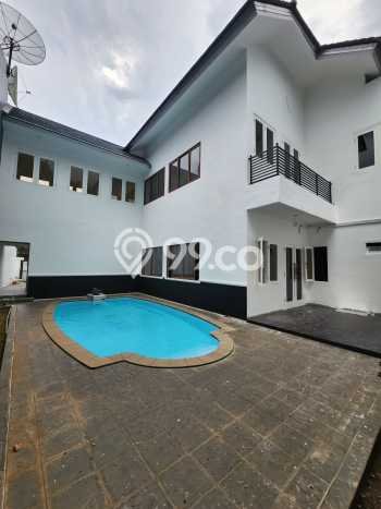Ready to Use! Luxury House LT 467m2 Desain Modern di Kemang Ready to Use! Luxury House LT 467m2 Desain Modern di Kemang