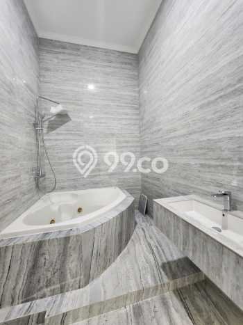 Ready to Use! Luxury House LT 467m2 Desain Modern di Kemang Ready to Use! Luxury House LT 467m2 Desain Modern di Kemang