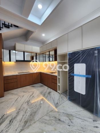 Hunian Luxury Siap Huni di Jakarta Selatan Fasilitas Lengkap Hunian Luxury Siap Huni di Jakarta Selatan Fasilitas Lengkap