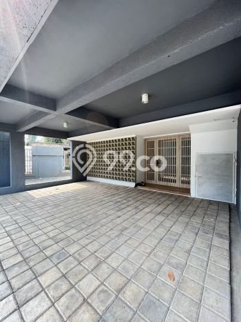 Rumah Strategis Modern Lb 140m2 di Cinere, Depok Rumah Strategis Modern Lb 140m2 di Cinere, Depok