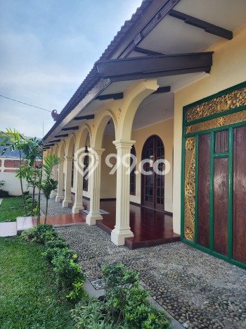 Ready to Use! Luxury House LT 1004m2 Desain Modern di Cipete Ready to Use! Luxury House LT 1004m2 Desain Modern di Cipete