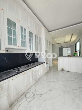 Rumah Elit Modern Tanpa Renovasi di Kemang Jakarta Selatan Rumah Elit Modern Tanpa Renovasi di Kemang Jakarta Selatan