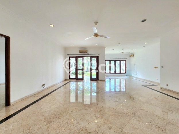For Sale! Luxury House LT 854m2 Desain Modern di Kemang For Sale! Luxury House LT 854m2 Desain Modern di Kemang