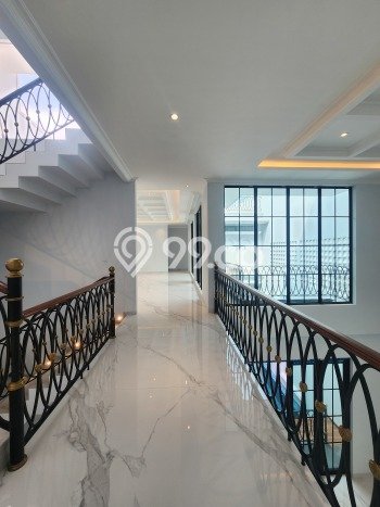 Dijual Rumah Premium dengan Fasilitas Sekitar Lengkap di Cilandak, Jakarta Selatan Dijual Rumah Premium dengan Fasilitas Sekitar Lengkap di Cilandak, Jakarta Selatan