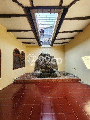 Ready to Use! Luxury House LT 1004m2 Desain Modern di Cipete Ready to Use! Luxury House LT 1004m2 Desain Modern di Cipete