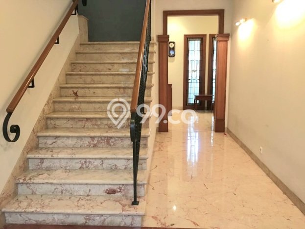 Hunian Mewah LB 400m2 Siap Pakai Desain Elegan di Pondok Indah, Jakarta Selatan Hunian Mewah LB 400m2 Siap Pakai Desain Elegan di Pondok Indah, Jakarta Selatan