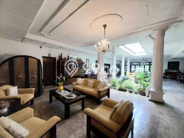 Ready to Use! Premium House LT 1920m2 Desain Elegan di Pejaten Ready to Use! Premium House LT 1920m2 Desain Elegan di Pejaten