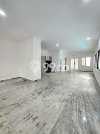 Ready to Use! Luxury House LT 467m2 Desain Modern di Kemang Ready to Use! Luxury House LT 467m2 Desain Modern di Kemang