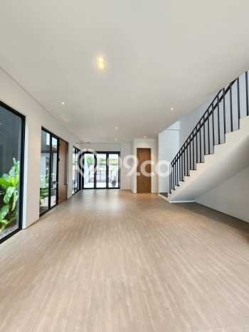 Ready to Use! Luxury House LT 177m2 Desain Modern di Kemang Ready to Use! Luxury House LT 177m2 Desain Modern di Kemang