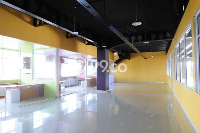 Gudang Bagus Dijual LB 7599m2 Lokasi Strategis Bandung Area Cocok untuk Bisnis Gudang Bagus Dijual LB 7599m2 Lokasi Strategis Bandung Area Cocok untuk Bisnis