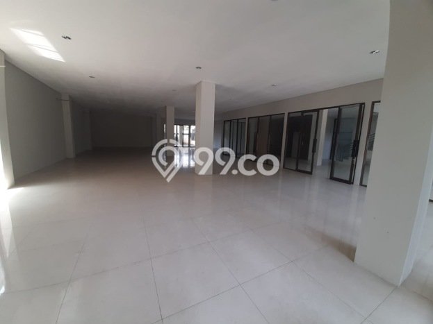 LOKASI TERBAIK! Ruko di Setiabudi, Luas 1900m², Akses Strategis LOKASI TERBAIK! Ruko di Setiabudi, Luas 1900m², Akses Strategis
