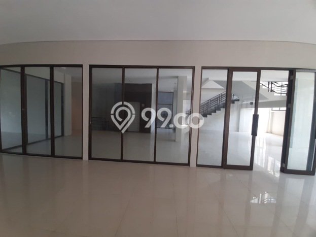 LOKASI TERBAIK! Ruko di Setiabudi, Luas 1900m², Akses Strategis LOKASI TERBAIK! Ruko di Setiabudi, Luas 1900m², Akses Strategis