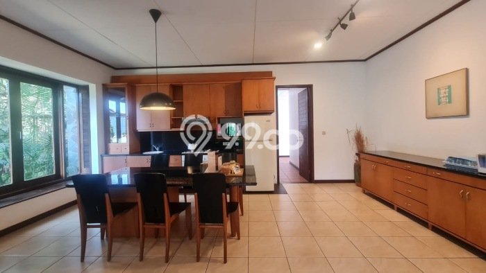 Rumah Asri area Sukasari, Bandung, LT 750m² LB 750m² Rumah Asri area Sukasari, Bandung, LT 750m² LB 750m²