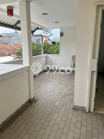 Jual Rumah Eksklusif 3 KT di Taman Holis Indah, Bandung Jual Rumah Eksklusif 3 KT di Taman Holis Indah, Bandung