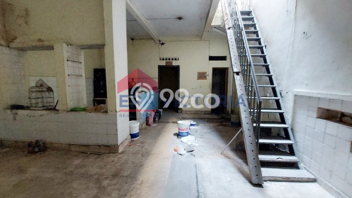 Ruko disewakan lokasi strategis Klojen Malang 225m2 Ruko disewakan lokasi strategis Klojen Malang 225m2