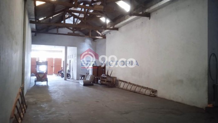 Gudang Dijual Lokasi Emas di Pakis Luas 238m2 Gudang Dijual Lokasi Emas di Pakis Luas 238m2