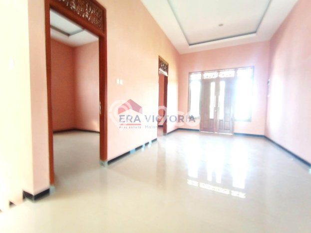 For Sale Rumah 6 Kamar Lokasi Ideal Bagus dan Strategis di Singosari For Sale Rumah 6 Kamar Lokasi Ideal Bagus dan Strategis di Singosari