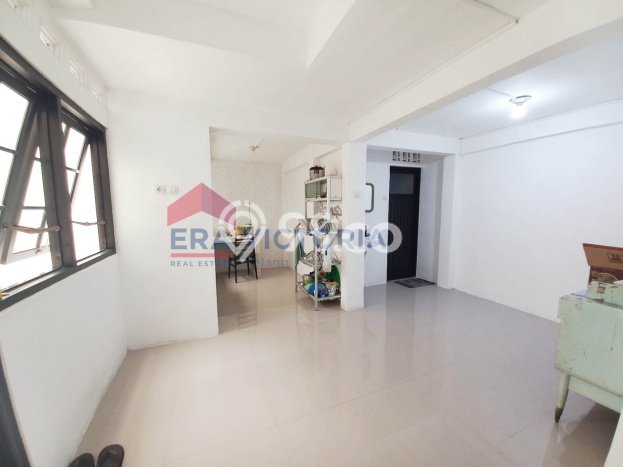 Lokasi strategis! Rumah siap huni dikontrakkan di Klojen LB 300m2 Lokasi strategis! Rumah siap huni dikontrakkan di Klojen LB 300m2