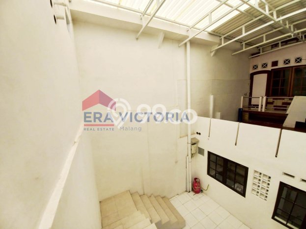 Lokasi strategis! Rumah siap huni dikontrakkan di Klojen LB 300m2 Lokasi strategis! Rumah siap huni dikontrakkan di Klojen LB 300m2