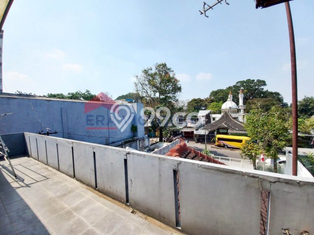 Lokasi strategis! Rumah siap huni dikontrakkan di Klojen LB 300m2 Lokasi strategis! Rumah siap huni dikontrakkan di Klojen LB 300m2