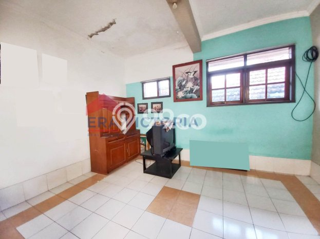 Lokasi strategis! Rumah siap huni dikontrakkan di Klojen LB 300m2 Lokasi strategis! Rumah siap huni dikontrakkan di Klojen LB 300m2