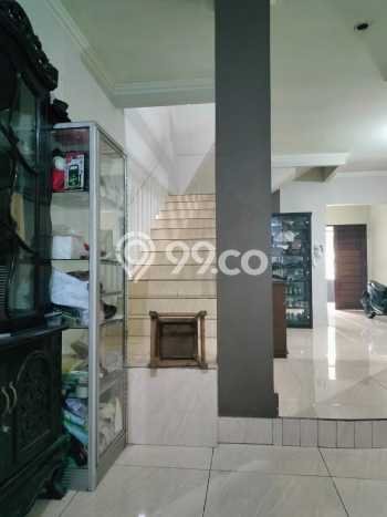 Lokasi strategis! Rumah siap pakai dikontrakkan di Ciputat LB 300m2 Lokasi strategis! Rumah siap pakai dikontrakkan di Ciputat LB 300m2