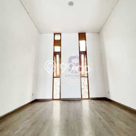 For Sale! Luxury House LT 105m2 Desain Elegan di Bintaro For Sale! Luxury House LT 105m2 Desain Elegan di Bintaro