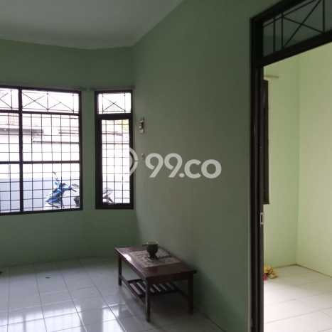 Lokasi terbaik! Rumah siap pakai disewakan di Pamulang LB 130m2 Lokasi terbaik! Rumah siap pakai disewakan di Pamulang LB 130m2