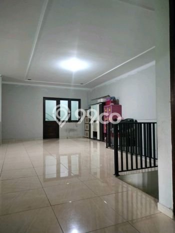 Lokasi strategis! Rumah siap pakai dikontrakkan di Ciputat LB 300m2 Lokasi strategis! Rumah siap pakai dikontrakkan di Ciputat LB 300m2