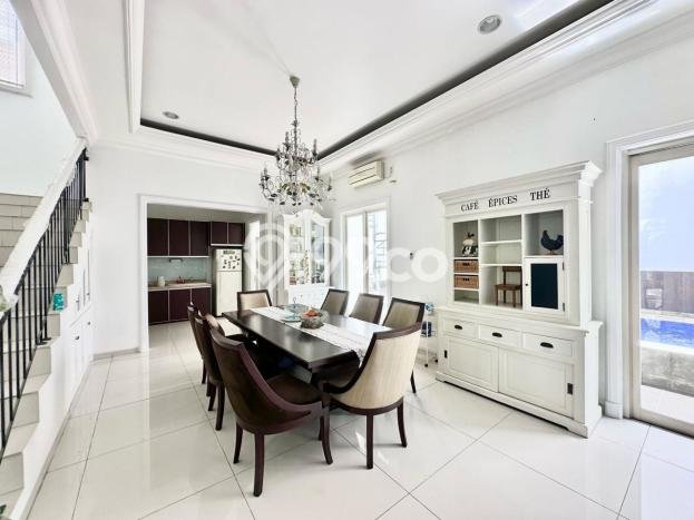 Hunian Mewah Siap Huni LT 282m2 di Serpong, Tangerang Selatan Hunian Mewah Siap Huni LT 282m2 di Serpong, Tangerang Selatan