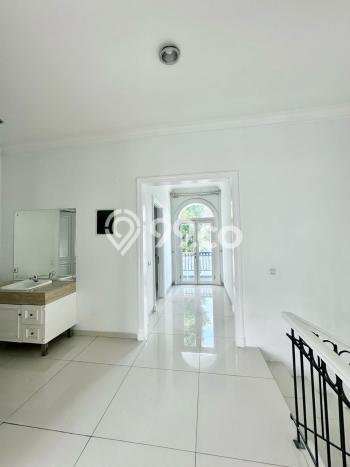 Hunian Mewah Siap Huni LT 282m2 di Serpong, Tangerang Selatan Hunian Mewah Siap Huni LT 282m2 di Serpong, Tangerang Selatan