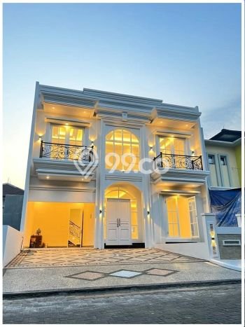 Siap Huni Rumah Mewah 5 Kamar di Jagakarsa Dekat ke Mana Pun Siap Huni Rumah Mewah 5 Kamar di Jagakarsa Dekat ke Mana Pun