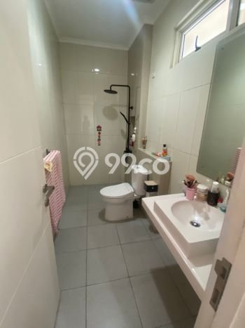 Rumah Mewah LB 238m2 Siap Pakai Desain Elegan di BSD, Tangerang Rumah Mewah LB 238m2 Siap Pakai Desain Elegan di BSD, Tangerang