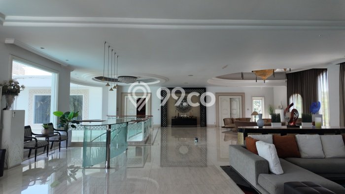 Hunian Modern dengan LT 1200m2 & LB 2000m2 Disewakan di Pantai Mutiara Hunian Modern dengan LT 1200m2 & LB 2000m2 Disewakan di Pantai Mutiara