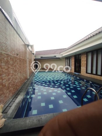Ready to Use! Premium House LT 468m2 Desain Elegan di Kemang Pratama Ready to Use! Premium House LT 468m2 Desain Elegan di Kemang Pratama